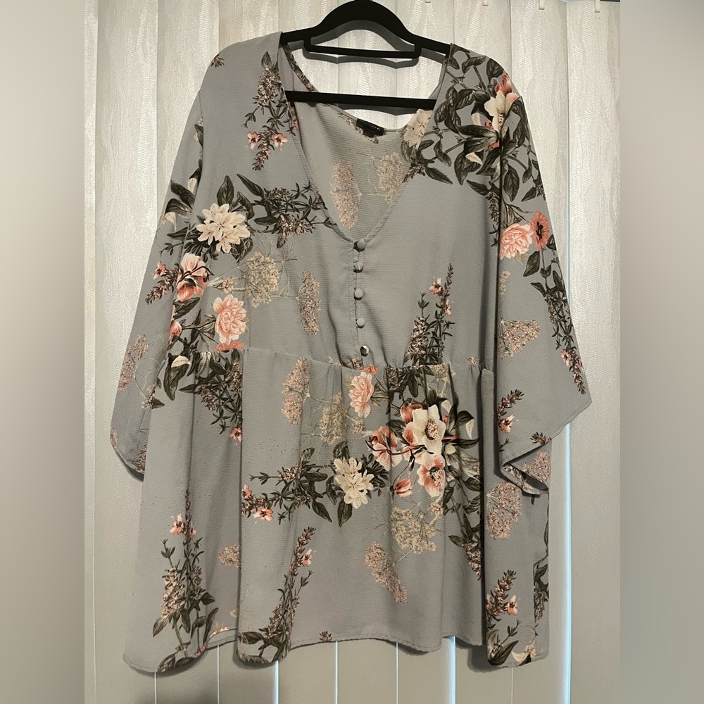 Torrid light blue floral Women's blouse
